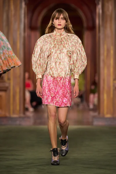 Look 43